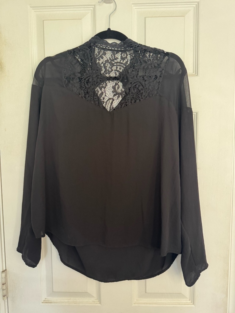 Express Black Lace Long-Sleeve Women's Top (size large)